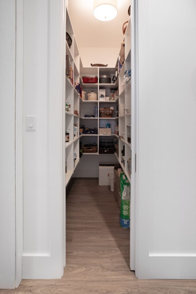 Walk-in pantry closet